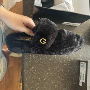 GBG Los Angeles slippers